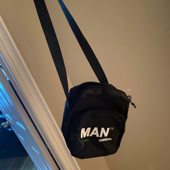 Boohoo Man Crossbody Bag - Picture 2 of 2